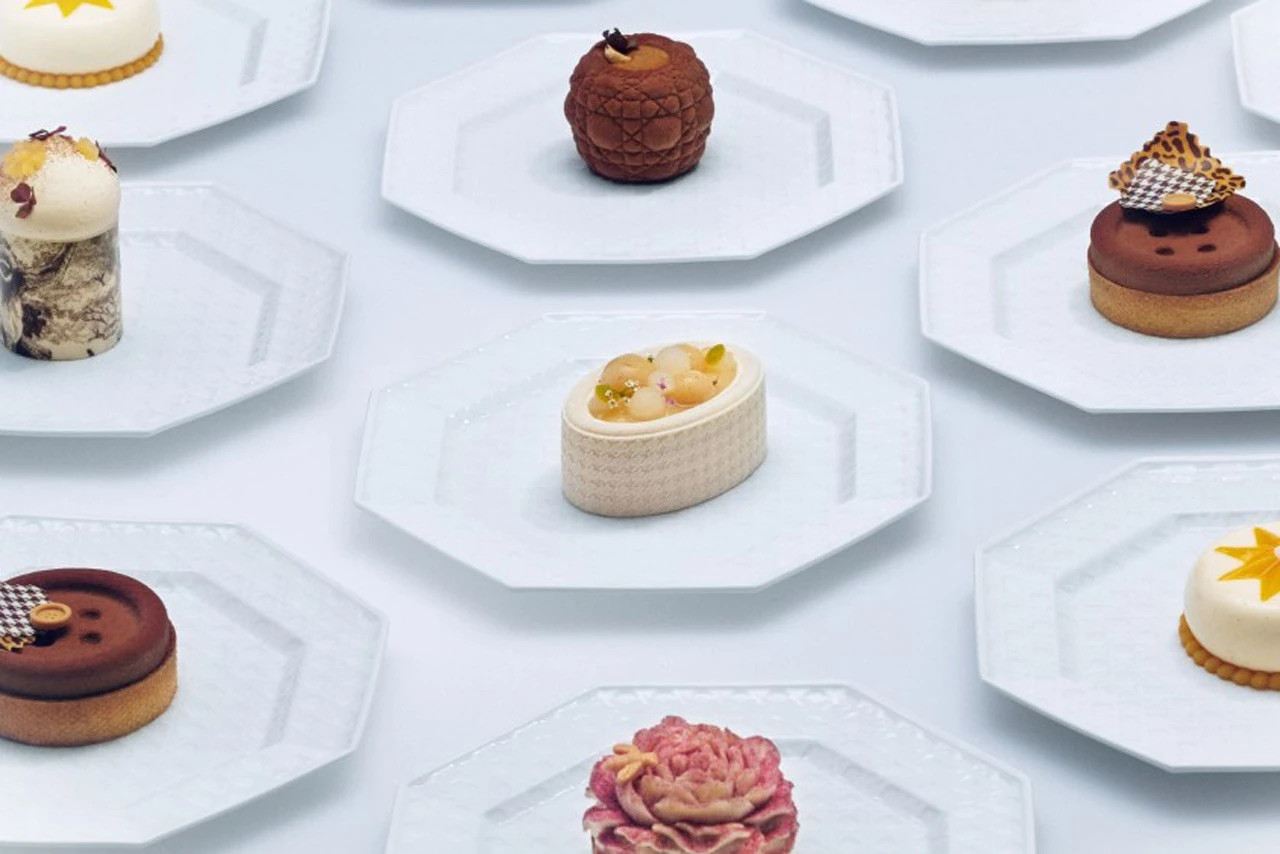 Những món tráng miệng tại Dior Monsieur dưới sự dẫn dắt của đầu bếp Anne-Sophie Pic. Những món tráng miệng tại Dior Monsieur dưới sự dẫn dắt của đầu bếp Anne-Sophie Pic.