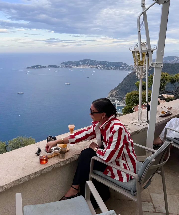 Theo đuổi xu hướng này giúp bạn trông như một IT Girl đang đi nghỉ ở châu Âu.