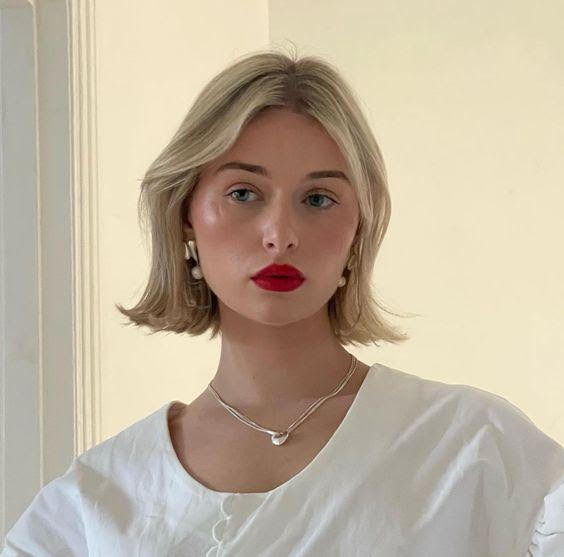 Từ tạo kiểu xoăn nhẹ, cắt layer hay tỉa gọn gàng đều không thể làm theo một công thức princess bob nhất định. Từ tạo kiểu xoăn nhẹ, cắt layer hay tỉa gọn gàng đều không thể làm theo một công thức princess bob nhất định.