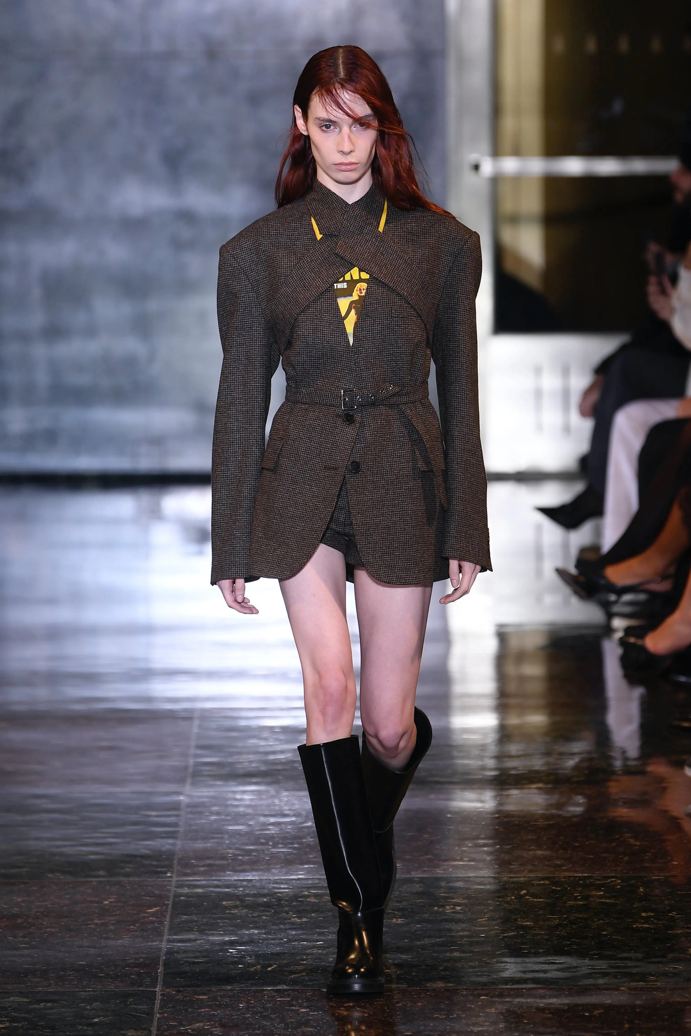 Criss-Cross (đan xen) sẽ là xu hướng thời trang gây tiếng vang lớn. Criss-Cross (đan xen) sẽ là xu hướng thời trang gây tiếng vang lớn.