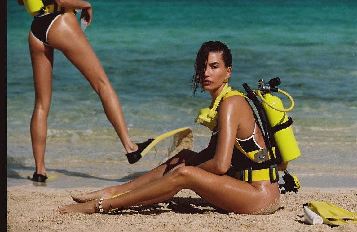 Mái tóc của bạn bị khô xơ và hư tổn trầm trọng vì nắng nóng, xịt chống nắng cho tóc sẽ là sản phẩm bảo bối dành cho bạn.