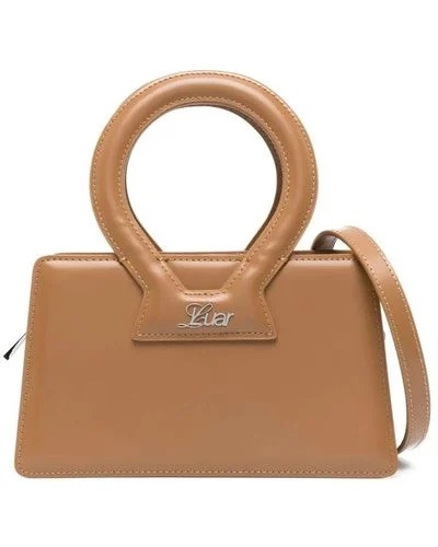 Túi xách Luar có mức giá cực kì phổ thông, khoảng dưới 300 đôla (hơn 7 triệu đồng).