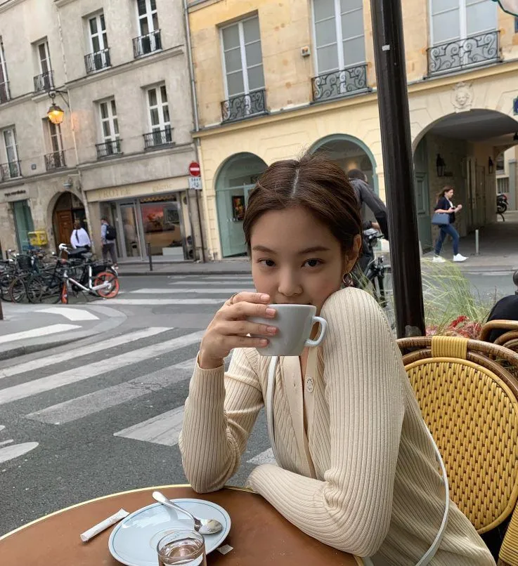 JOMO đang là xu hướng sống mới, thay thế cho FOMO. JOMO đang là xu hướng sống mới, thay thế cho FOMO.