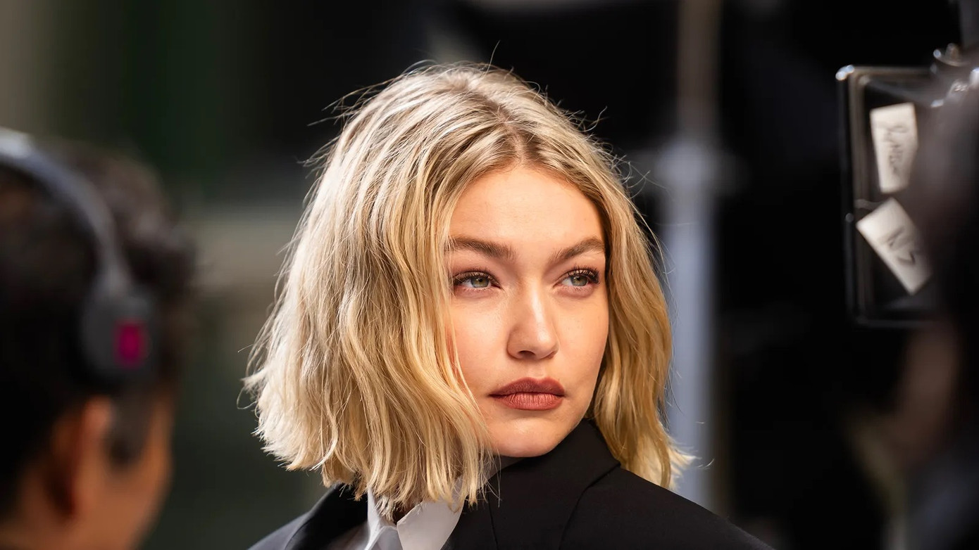 Tóc bob ngắn, gọn gàng và khỏe mạnh đã từng rất nổi tiếng ở những năm 90. Tóc bob ngắn, gọn gàng và khỏe mạnh đã từng rất nổi tiếng ở những năm 90.