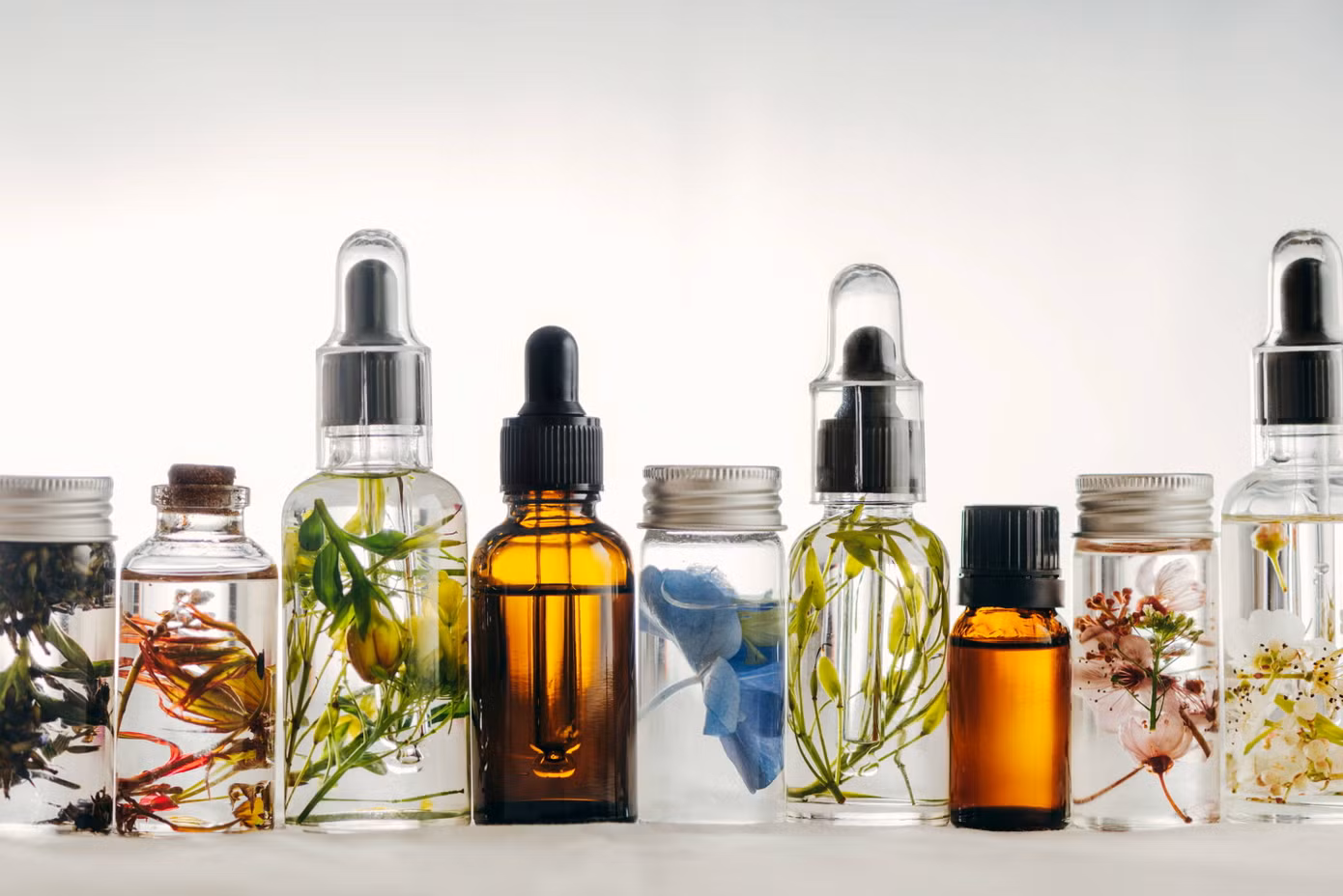 Chloro, bromine, iodo và các chất như BHA hoặc axit boric đều là những chất bảo quản.