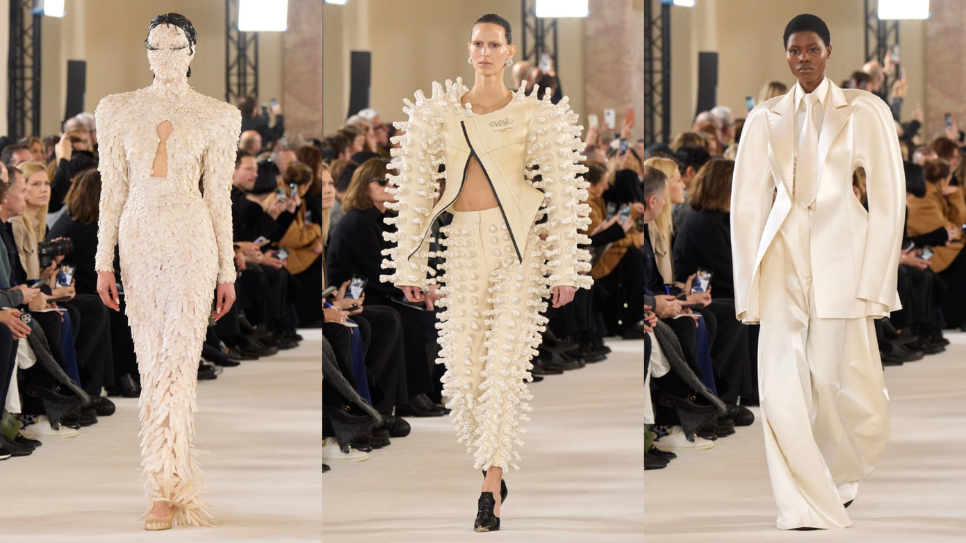 Các thiết kế trừu tượng như thể đang phác họa vẻ đẹp diệu kỳ ngoài vũ trụ. Các thiết kế trừu tượng như thể đang phác họa vẻ đẹp diệu kỳ ngoài vũ trụ.