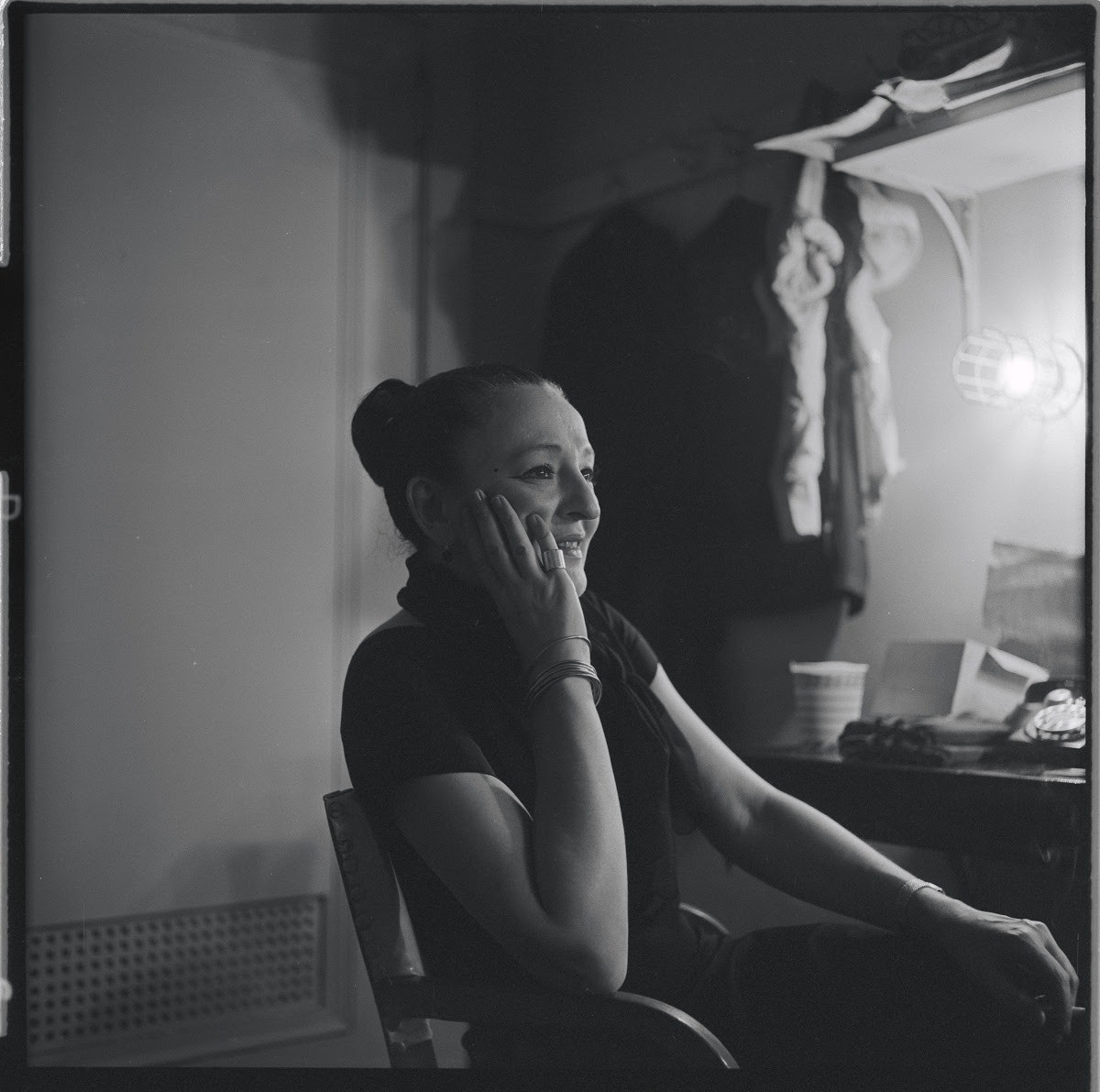 Irene Sharaff đã tạo ra những diện mạo điện ảnh với độ thẩm mỹ vượt xa tiêu chuẩn Hollywood những năm 1940 - 1950. Irene Sharaff đã tạo ra những diện mạo điện ảnh với độ thẩm mỹ vượt xa tiêu chuẩn Hollywood những năm 1940 - 1950.