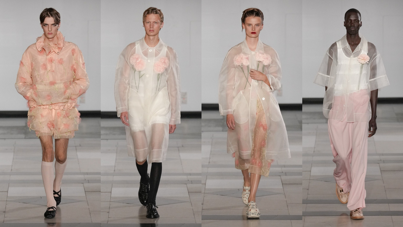 Từ đường viền cổ áo của một chiếc váy đen được may đo lộng lẫy, hay bên trong những chiếc túi xách bằng vải tuyn, cho đến áo vest và váy đều được tô điểm với hoa cẩm chướng.