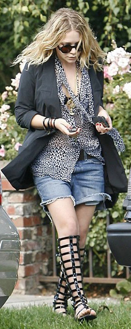 Mischa Barton Ashley Olsen