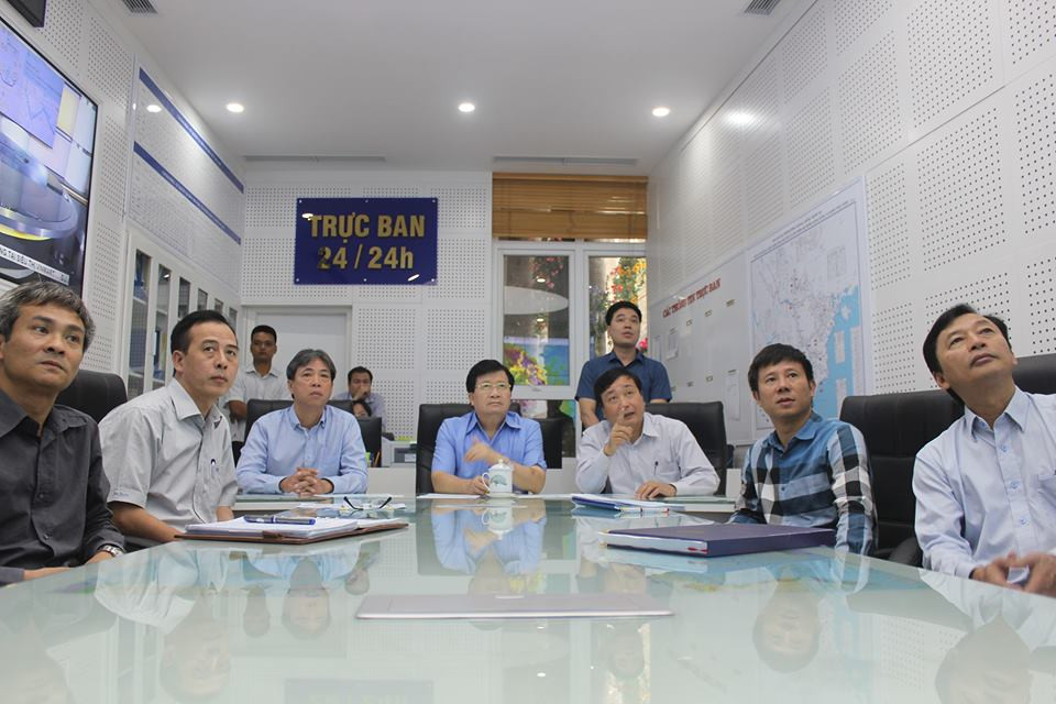 Bão số 10 càn quét miền Trung, ít nhất 4 người chết ảnh 34