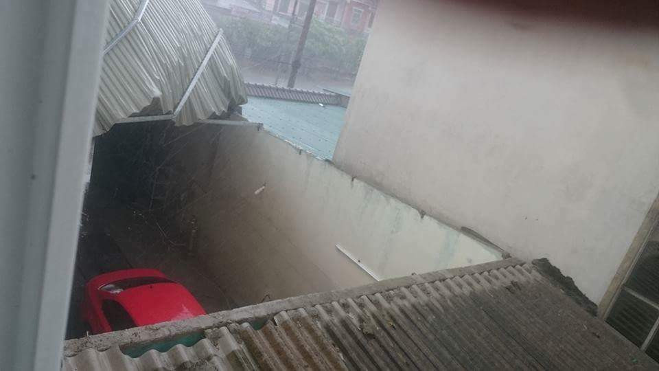 Bão số 10 càn quét miền Trung, ít nhất 4 người chết ảnh 37