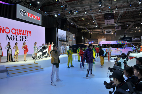 Hai chiếc xe độc nhất triển lãm ô tô Việt Nam 2018 ảnh 7