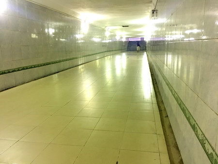 Lại chi đống tiền thay gạch lát hầm đi bộ đang...đẹp ảnh 14