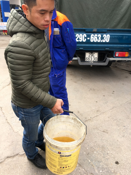 Mục kích thực nghiệm vụ cây xăng ở Hà Nội bị tố gian dối ảnh 5