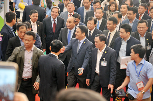 Thủ tướng Nguyễn Xuân Phúc chủ trì 'Hội nghị Diên Hồng' về 'tam nông' ảnh 5