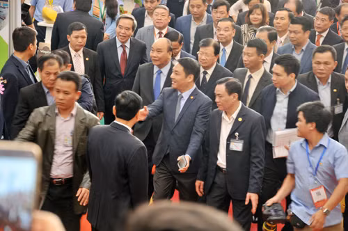 Thủ tướng Nguyễn Xuân Phúc chủ trì 'Hội nghị Diên Hồng' về 'tam nông' ảnh 5