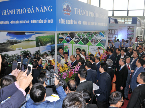 Thủ tướng Nguyễn Xuân Phúc chủ trì 'Hội nghị Diên Hồng' về 'tam nông' ảnh 2