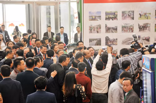 Thủ tướng Nguyễn Xuân Phúc chủ trì 'Hội nghị Diên Hồng' về 'tam nông' ảnh 7