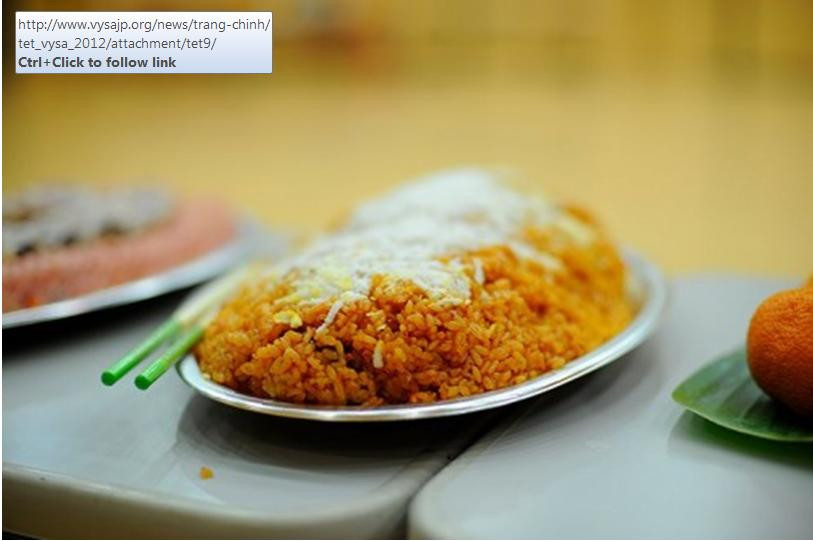 Du học sinh Việt Nam tại Nhật Bản nấu xôi gấc đón Tết