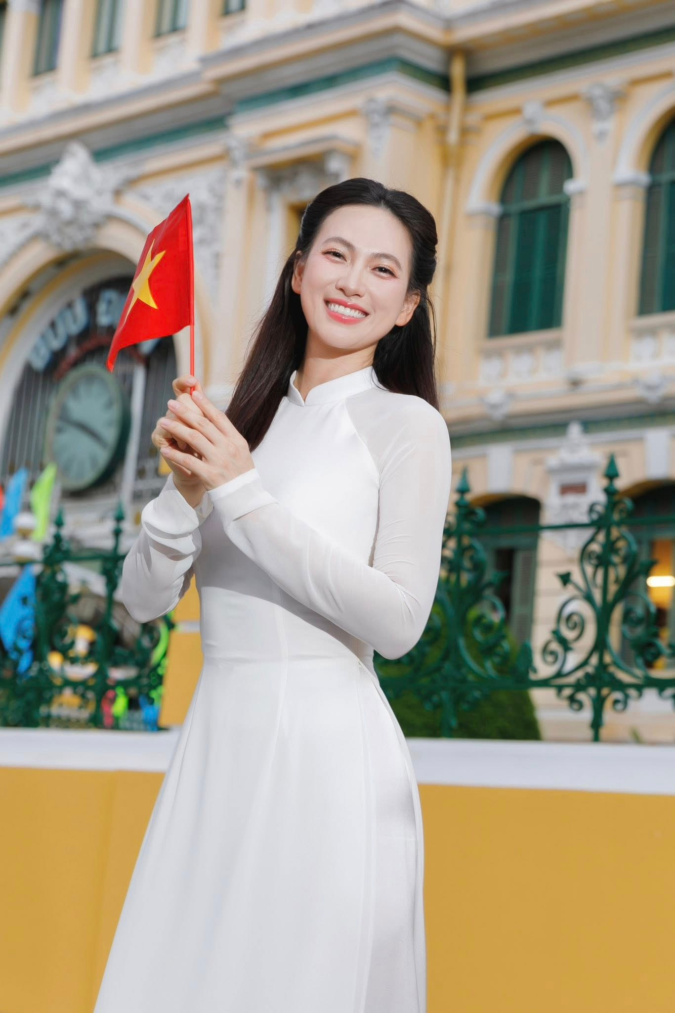 Hướng đến Lễ kỷ niệm 50 năm Ngày Giải phóng miền Nam, thống nhất đất nước (30/4/1975-30/4/2025), diễn viên Phương Anh Đào thực hiện bộ ảnh áo dài, chụp tại một số điểm du lịch nổi tiếng ở TPHCM. Hướng đến Lễ kỷ niệm 50 năm Ngày Giải phóng miền Nam, thống nhất đất nước (30/4/1975-30/4/2025), diễn viên Phương Anh Đào thực hiện bộ ảnh áo dài, chụp tại một số điểm du lịch nổi tiếng ở TPHCM.