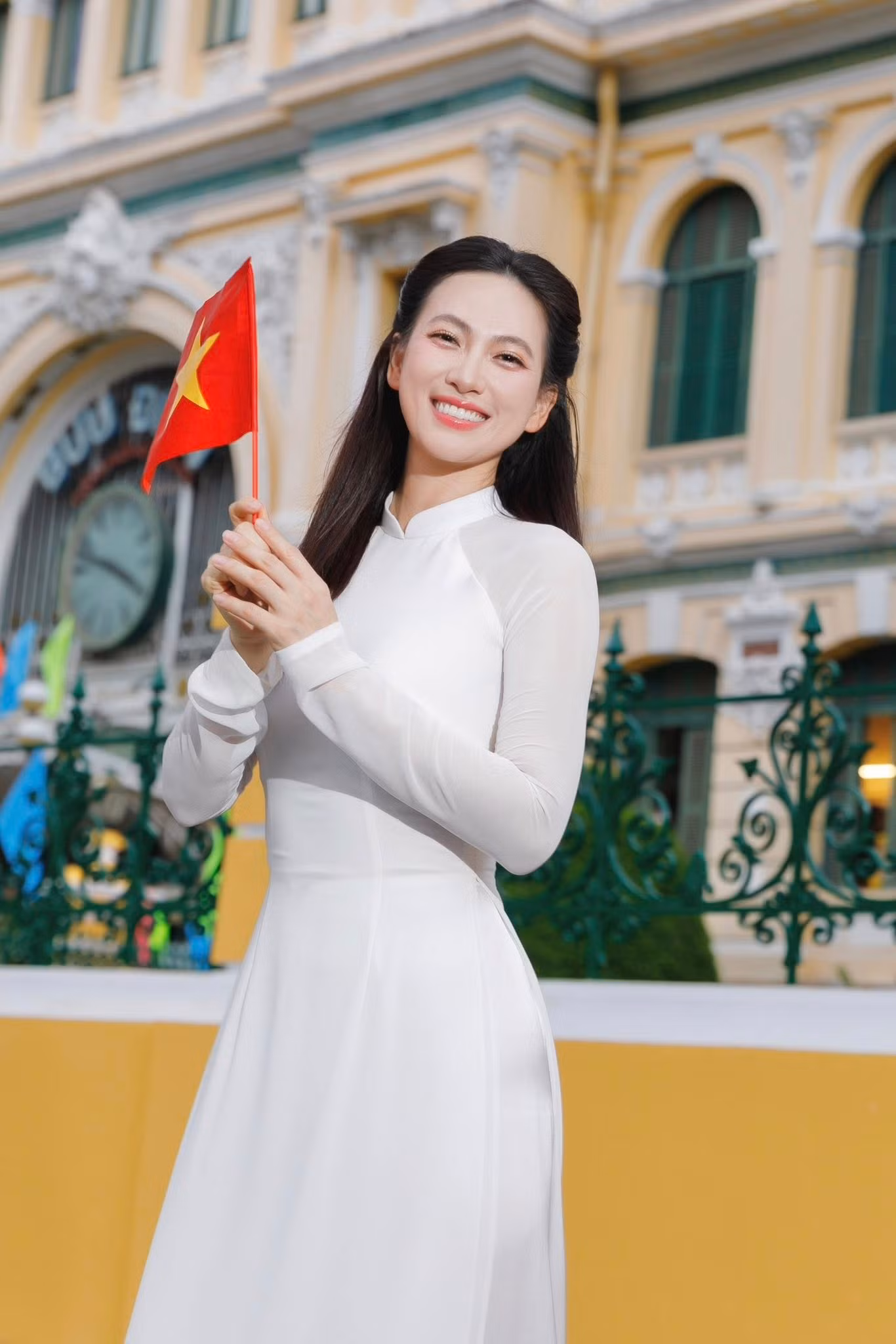Hướng đến Lễ kỷ niệm 50 năm Ngày Giải phóng miền Nam, thống nhất đất nước (30/4/1975-30/4/2025), diễn viên Phương Anh Đào thực hiện bộ ảnh áo dài, chụp tại một số điểm du lịch nổi tiếng ở TPHCM. Hướng đến Lễ kỷ niệm 50 năm Ngày Giải phóng miền Nam, thống nhất đất nước (30/4/1975-30/4/2025), diễn viên Phương Anh Đào thực hiện bộ ảnh áo dài, chụp tại một số điểm du lịch nổi tiếng ở TPHCM.