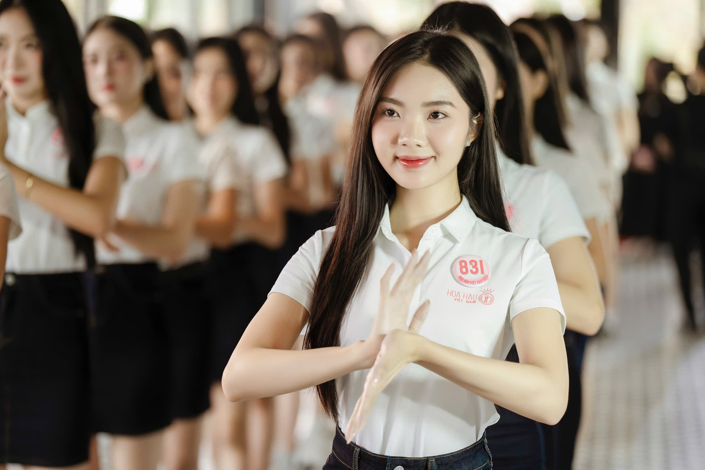 Hầu hết ứng viên Hoa hậu Việt Nam 2024 chưa được đào tạo tác phong chuyên nghiệp, chủ yếu thông qua rèn luyện từ thói quen hàng ngày.