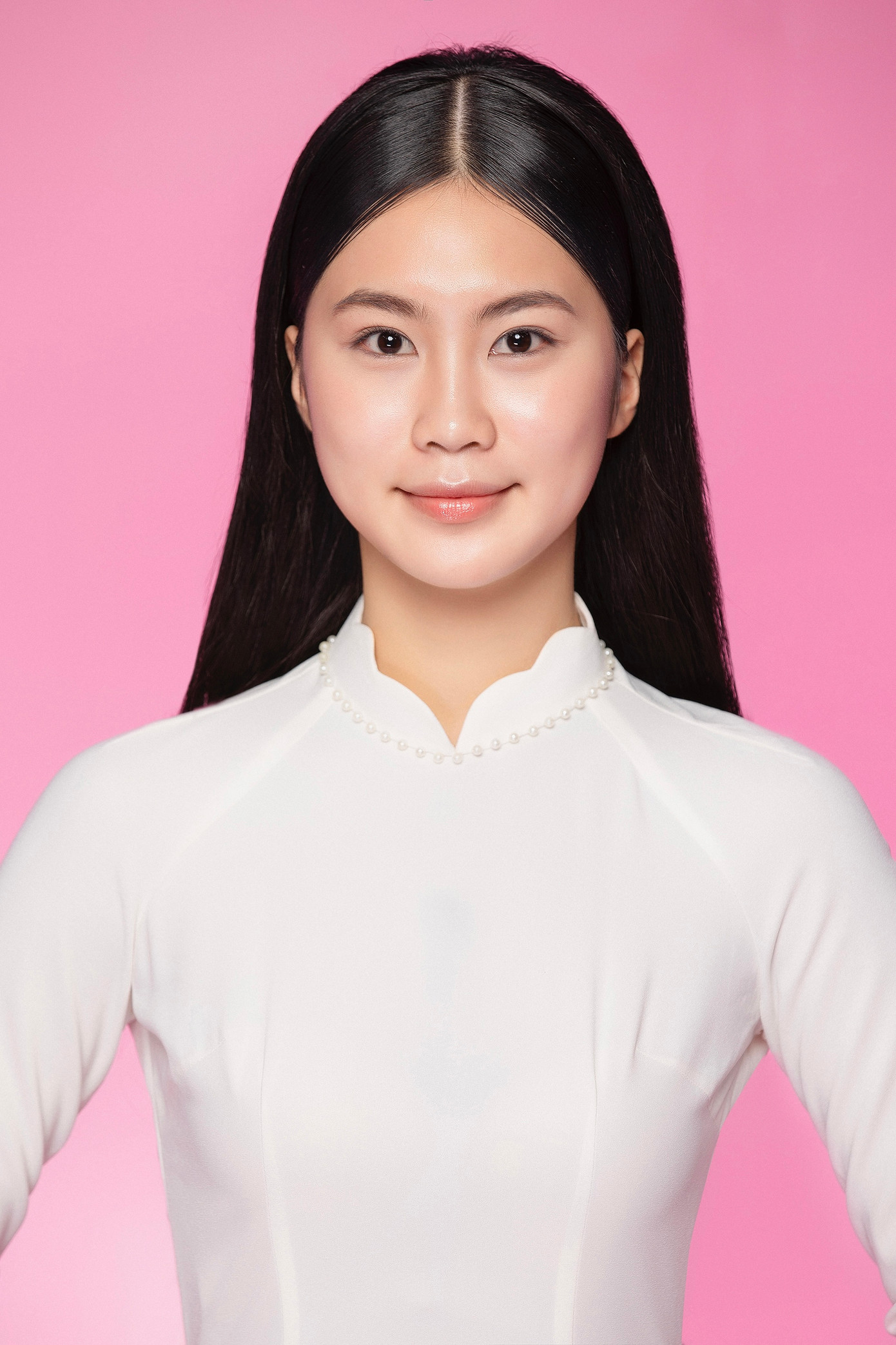 Nguyễn Thị Thu Hằng sinh năm 2006, sở hữu chiều cao 1,73 m, sinh viên ngành Công nghệ Tài chính của Đại học Kinh tế Quốc dân. Cô từng đạt danh hiệu Á khôi 1 cuộc thi Sinh viên Thanh lịch toàn quốc 2024. Thí sinh Phạm Thùy Dương sinh năm 2003, đến từ Hà Nội. Cô học cả hai trường Đại học Ngoại thương và Đại học Kinh tế Quốc dân. Nguyễn Thị Thu Hằng sinh năm 2006, sở hữu chiều cao 1,73 m, sinh viên ngành Công nghệ Tài chính của Đại học Kinh tế Quốc dân. Cô từng đạt danh hiệu Á khôi 1 cuộc thi Sinh viên Thanh lịch toàn quốc 2024. Thí sinh Phạm Thùy Dương sinh năm 2003, đến từ Hà Nội. Cô học cả hai trường Đại học Ngoại thương và Đại học Kinh tế Quốc dân.