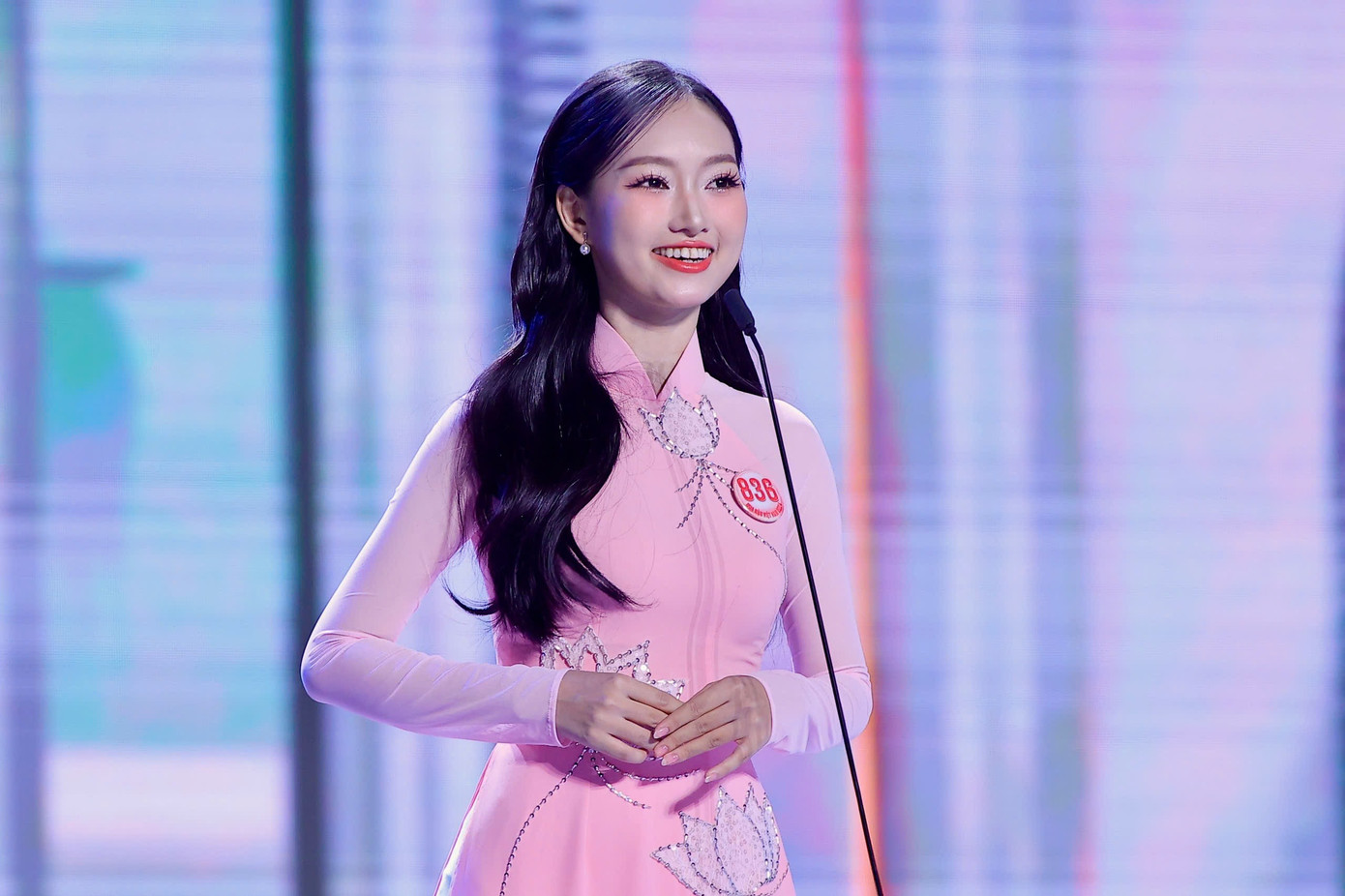 Nguyễn Thị Ngọc Như sinh năm 2004, đến từ Tiền Giang, sinh viên Đại học Mở TPHCM. Nguyễn Thị Ngọc Như sinh năm 2004, đến từ Tiền Giang, sinh viên Đại học Mở TPHCM.