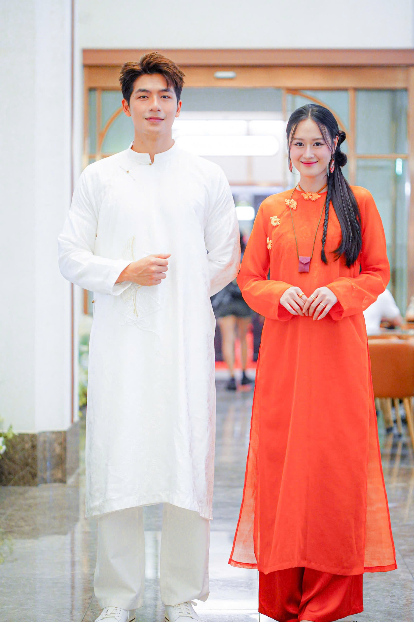 Anh Phạm và Quốc Anh hôm ra mắt phim Thám tử Kiên tại Hà Nội. Ảnh: Duy Phạm.