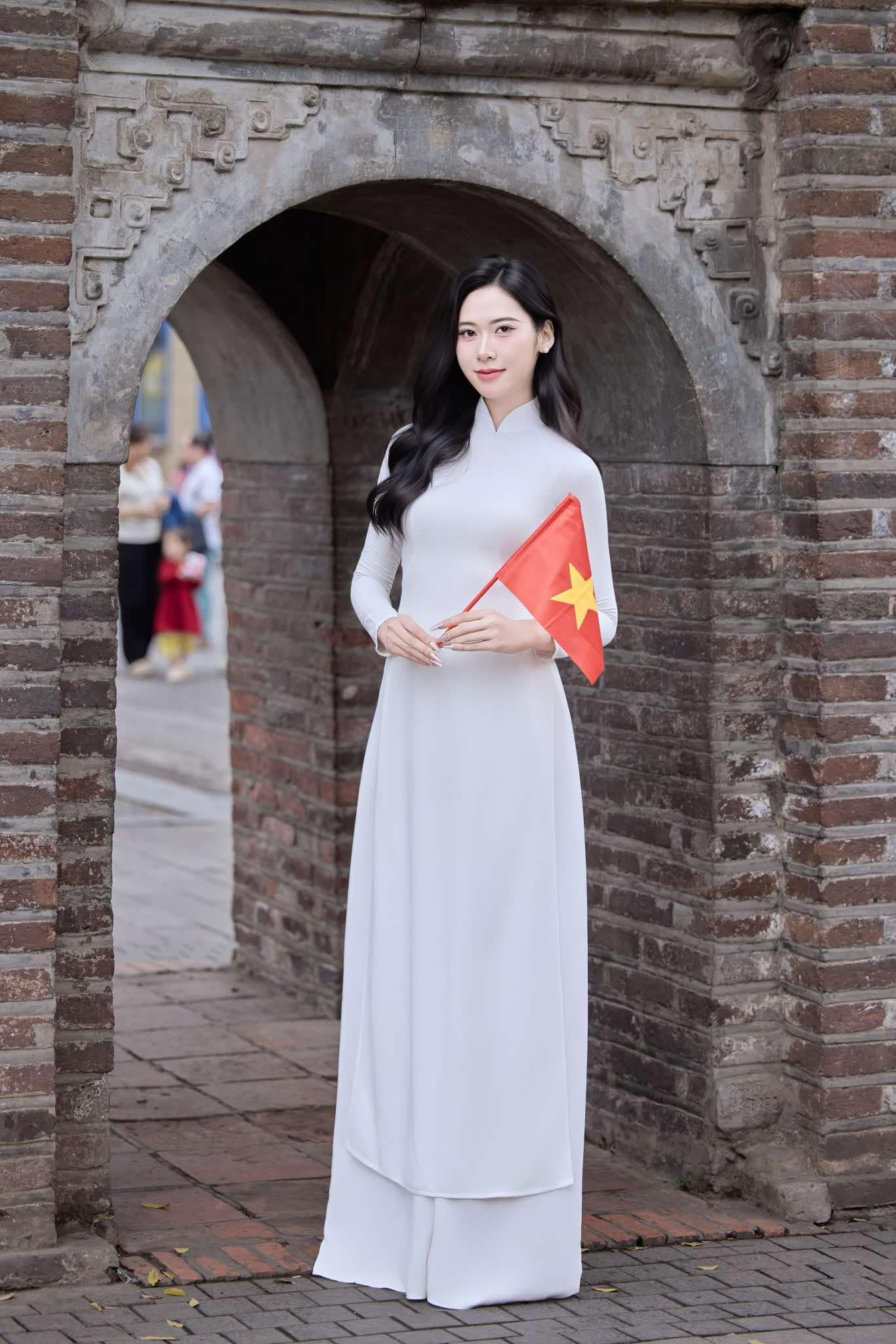 Tại cuộc thi Hoa hậu Việt Nam 2024, người đẹp dân tộc Tày mong muốn được thể hiện bản thân cũng như truyền tải vẻ đẹp của người con gái Cao Bằng đến với tất cả mọi người. Tại cuộc thi Hoa hậu Việt Nam 2024, người đẹp dân tộc Tày mong muốn được thể hiện bản thân cũng như truyền tải vẻ đẹp của người con gái Cao Bằng đến với tất cả mọi người.