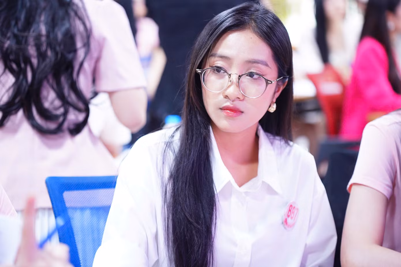 Trúc Linh là một trong 5 thí sinh có phần hùng biện tốt nhất tại buổi học. Cô cho biết bản thân đã chuẩn bị kỹ lưỡng về kiến thức, đọc thêm các vấn đề nóng của xã hội và phong thái tự tin khi thuyết trình trước đám đông.