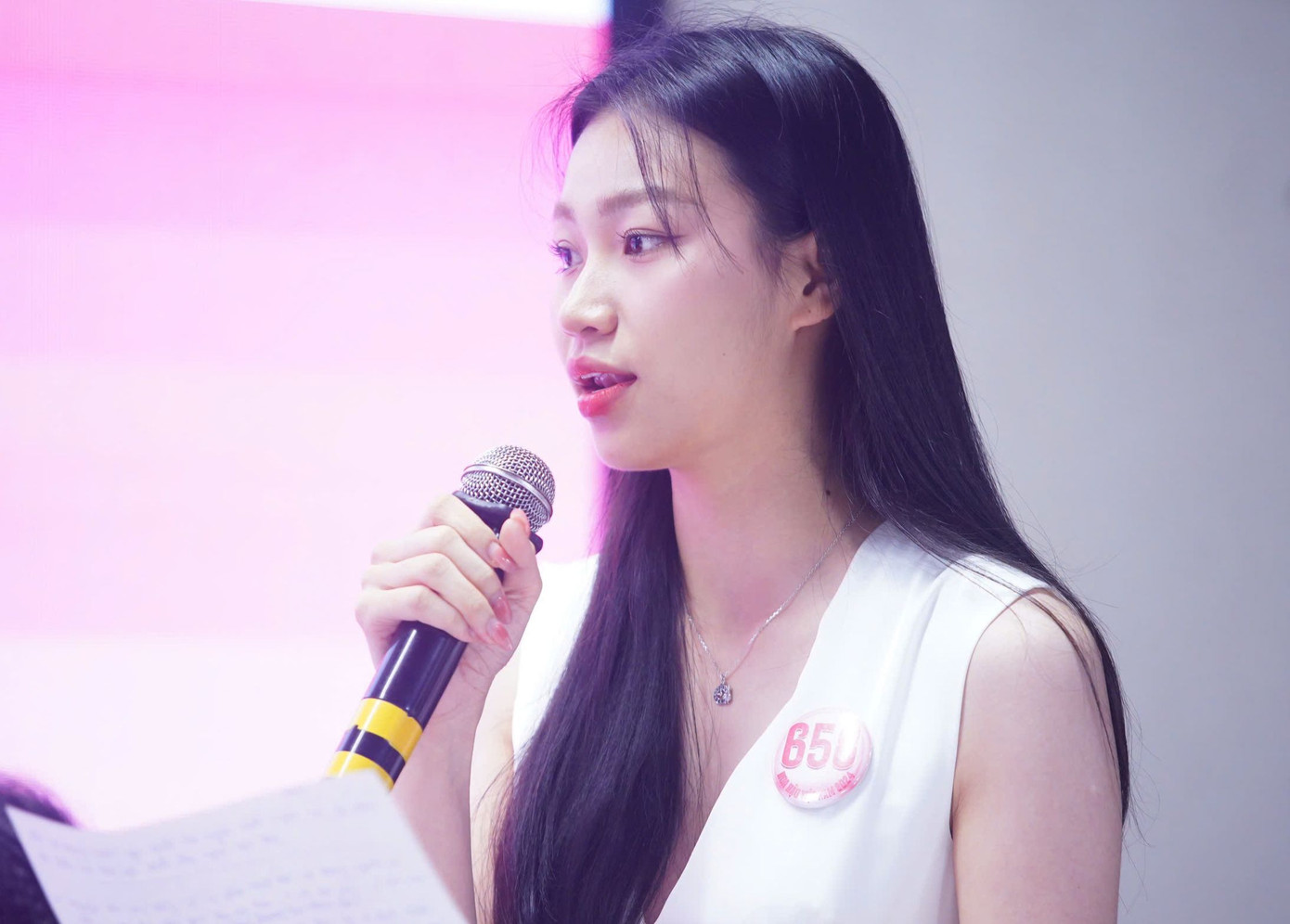 Theo Hoa hậu Đỗ Thị Hà, tranh biện, hùng biện là một trong những kỹ năng quan trọng, cần thiết với một cuộc thi nhan sắc. Đây cũng là yếu tố để ban giám khảo đánh giá năng lực, sự am hiểu kiến thức xã hội và khả năng ngôn ngữ của từng thí sinh. Theo Hoa hậu Đỗ Thị Hà, tranh biện, hùng biện là một trong những kỹ năng quan trọng, cần thiết với một cuộc thi nhan sắc. Đây cũng là yếu tố để ban giám khảo đánh giá năng lực, sự am hiểu kiến thức xã hội và khả năng ngôn ngữ của từng thí sinh.