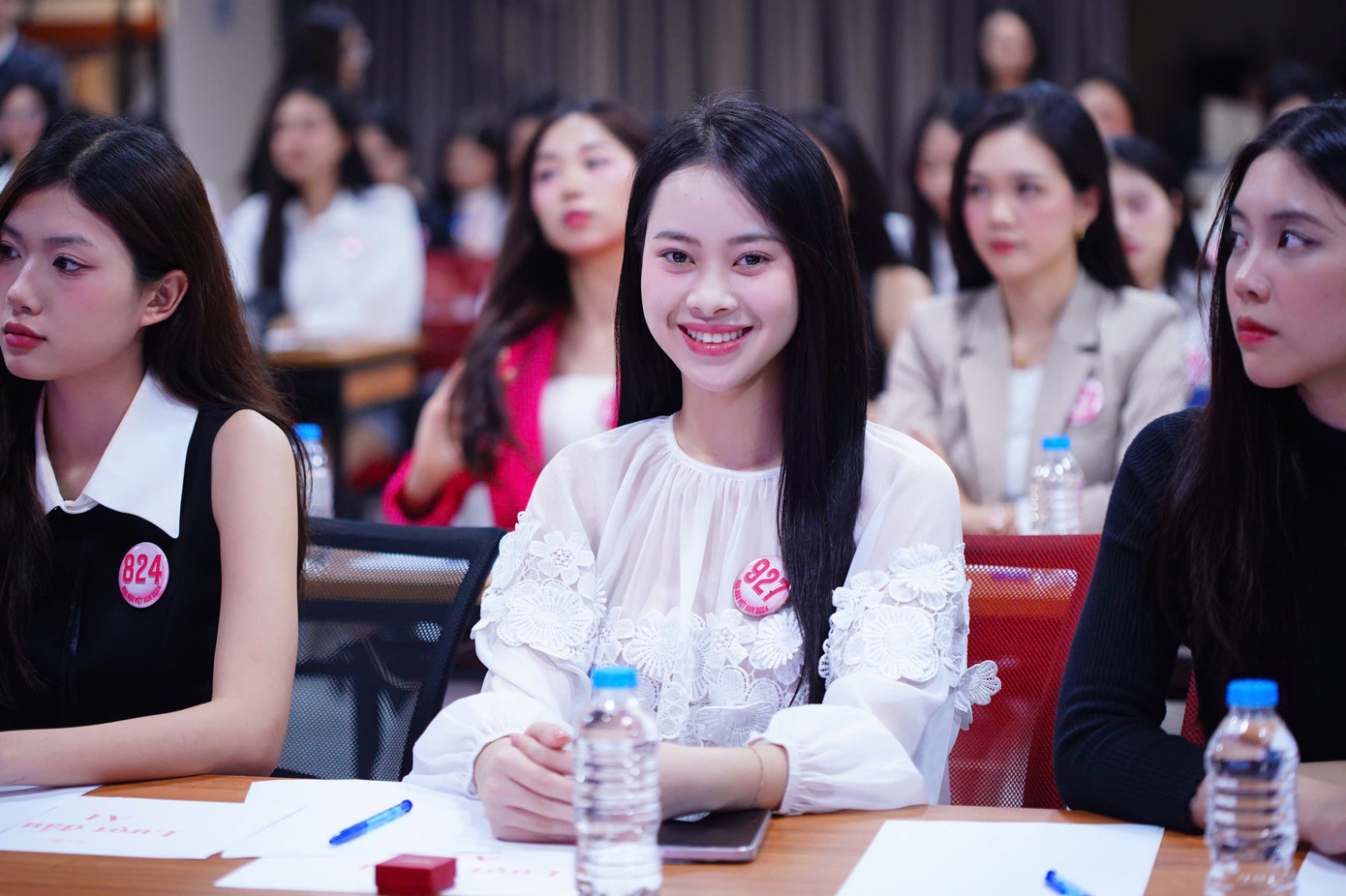 Từ những cô gái chưa từng được đào tạo bài bản, chuyên nghiệp, họ được tạo điều kiện tham gia các lớp học nâng cao về catwalk, vũ đạo, phong thái, luyện thanh, ứng xử, hùng biện... Từ những cô gái chưa từng được đào tạo bài bản, chuyên nghiệp, họ được tạo điều kiện tham gia các lớp học nâng cao về catwalk, vũ đạo, phong thái, luyện thanh, ứng xử, hùng biện...