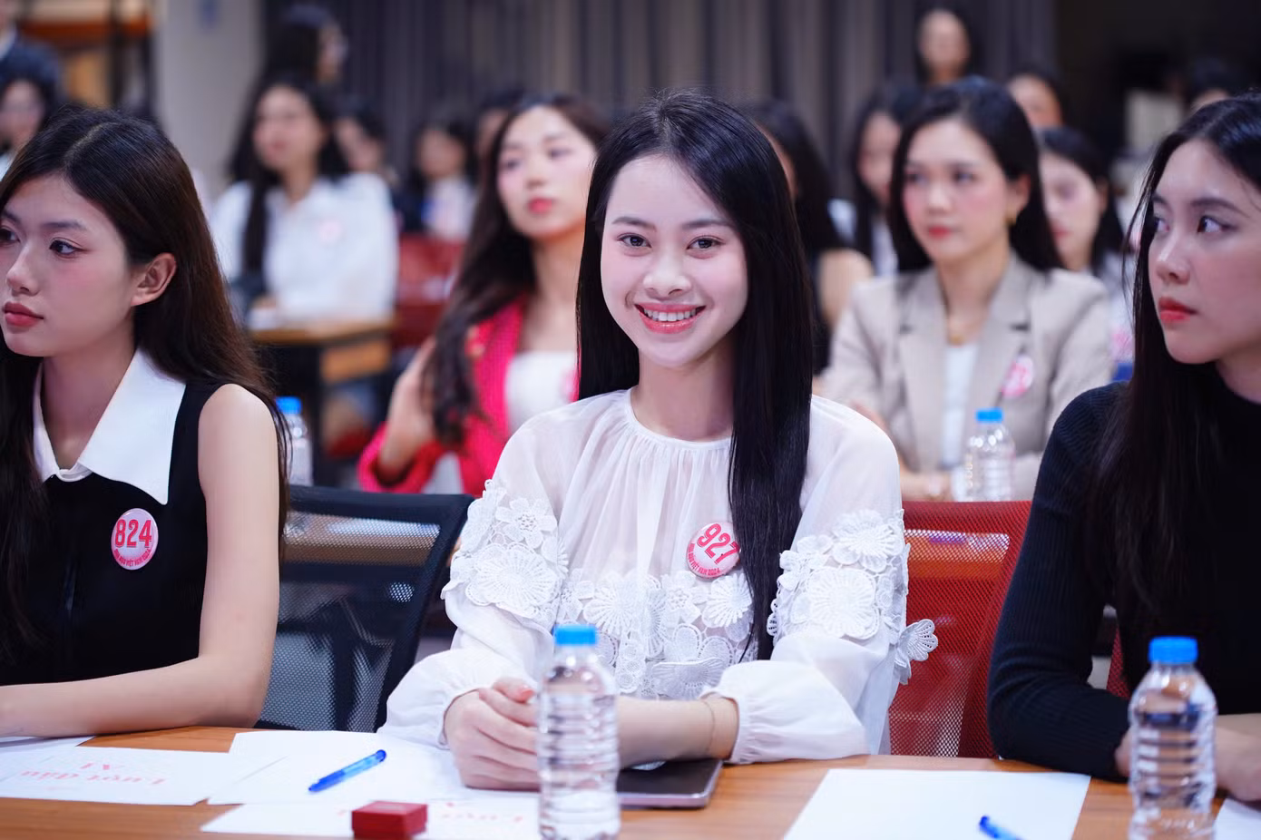 Từ những cô gái chưa từng được đào tạo bài bản, chuyên nghiệp, họ được tạo điều kiện tham gia các lớp học nâng cao về catwalk, vũ đạo, phong thái, luyện thanh, ứng xử, hùng biện...