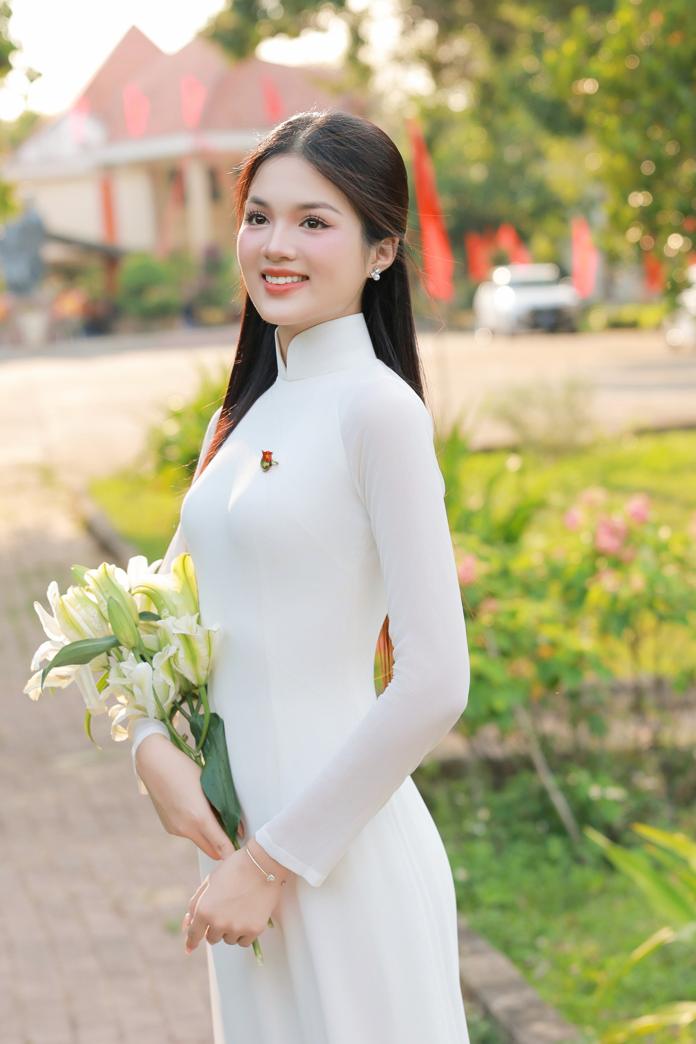 Minh Thu chia sẻ đại lễ 30/4 là ngày hội thống nhất, non sông liền một dải của toàn dân ta. Dù có chút nuối tiếc khi không thể tham gia một số hoạt động và chương trình Kỷ niệm 50 năm Ngày Giải phóng miền Nam tại các thành phố lớn, cô và gia đình vẫn đồng lòng hướng về ngày trọng đại của dân tộc. Minh Thu chia sẻ đại lễ 30/4 là ngày hội thống nhất, non sông liền một dải của toàn dân ta. Dù có chút nuối tiếc khi không thể tham gia một số hoạt động và chương trình Kỷ niệm 50 năm Ngày Giải phóng miền Nam tại các thành phố lớn, cô và gia đình vẫn đồng lòng hướng về ngày trọng đại của dân tộc.