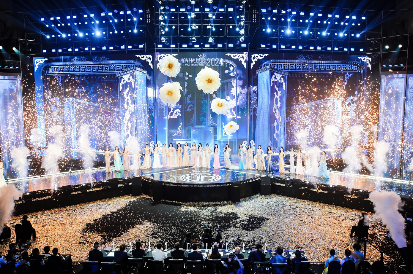 Chung khảo toàn quốc Hoa hậu Việt Nam 2024 thực sự trở thành đêm hội văn hóa, bữa tiệc âm thanh và ánh sáng, nơi giao thoa giữa giá trị truyền thống và hơi thở hiện đại. Chung khảo toàn quốc Hoa hậu Việt Nam 2024 thực sự trở thành đêm hội văn hóa, bữa tiệc âm thanh và ánh sáng, nơi giao thoa giữa giá trị truyền thống và hơi thở hiện đại.