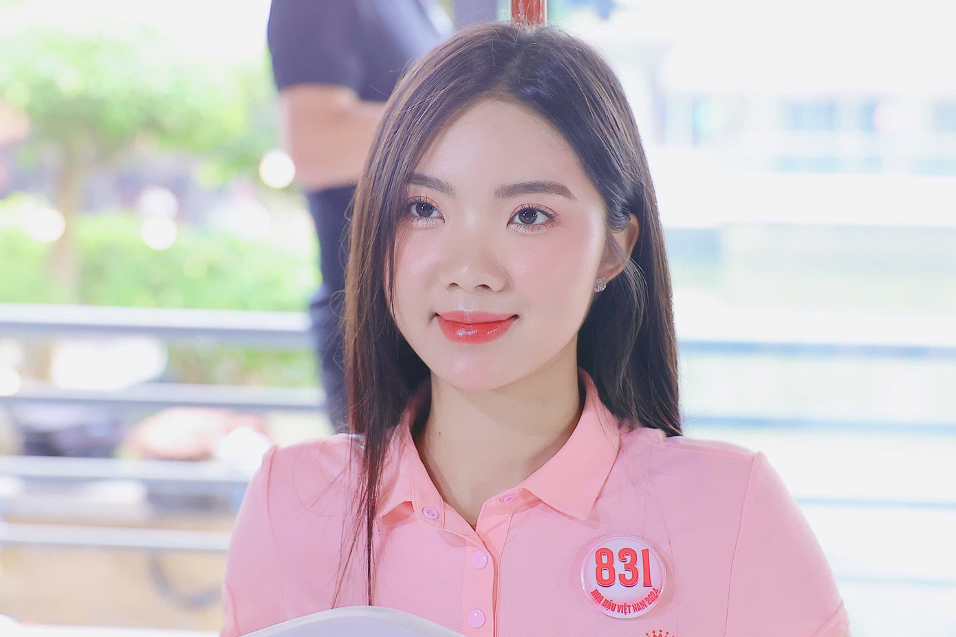 Hoa hậu Việt Nam yêu cầu thí sinh phải có vẻ đẹp tự nhiên, không qua phẫu thuật thẩm mỹ. Hoa hậu Việt Nam yêu cầu thí sinh phải có vẻ đẹp tự nhiên, không qua phẫu thuật thẩm mỹ.