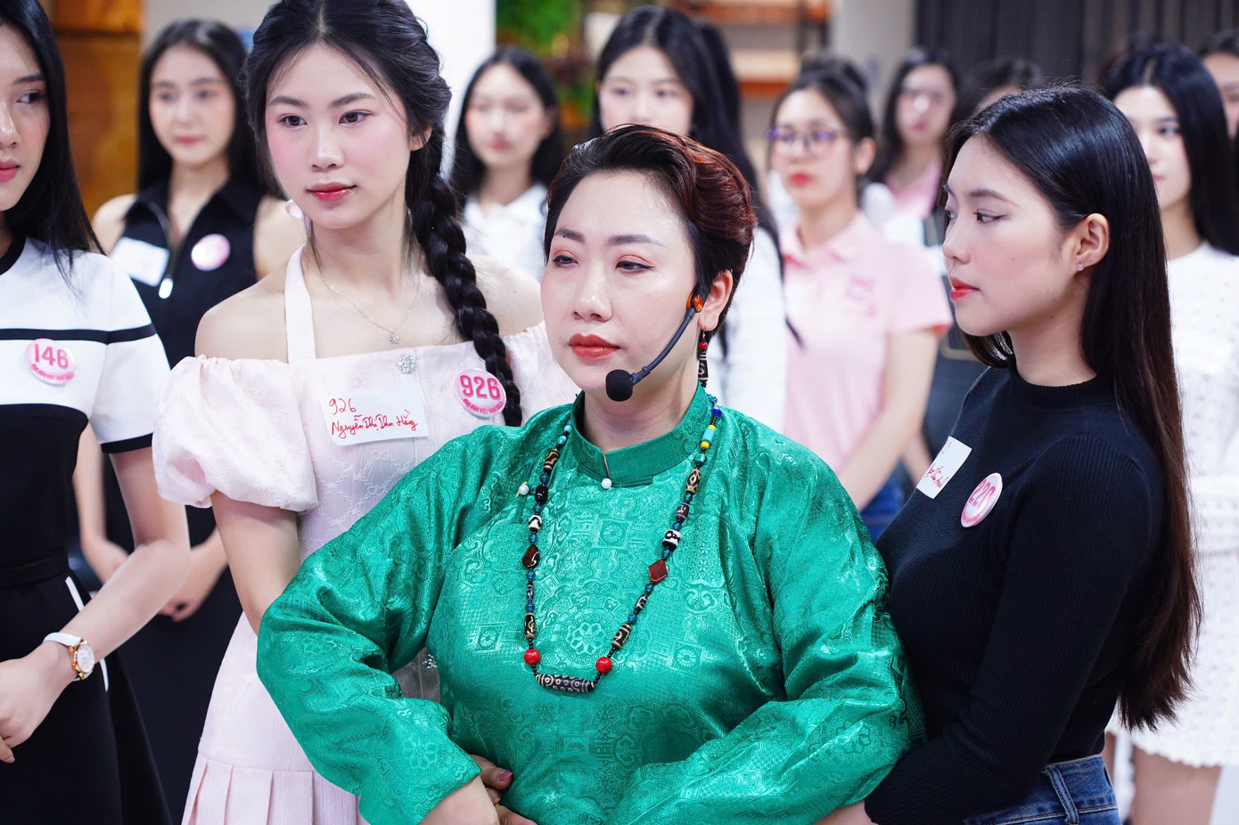 Á quân Sao Mai Hiền Anh hướng dẫn trực quan về cách lấy hơi từ bụng.