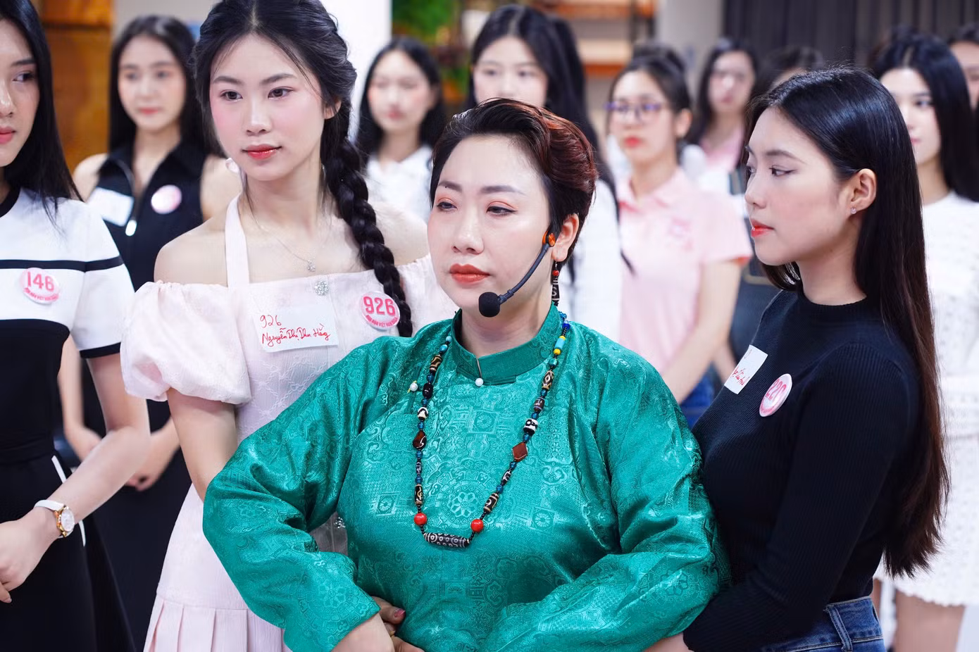 Á quân Sao Mai Hiền Anh hướng dẫn trực quan về cách lấy hơi từ bụng.