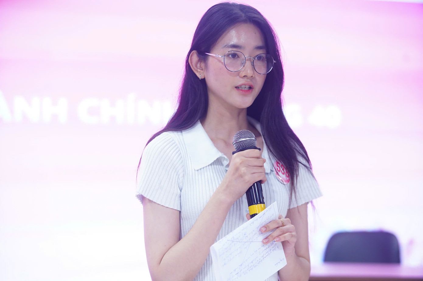 Theo Hoa hậu Đỗ Thị Hà, tranh biện, hùng biện là một trong những kỹ năng quan trọng, cần thiết với một cuộc thi nhan sắc. Đây cũng là yếu tố để ban giám khảo đánh giá năng lực, sự am hiểu kiến thức xã hội và khả năng ngôn ngữ của từng thí sinh. Theo Hoa hậu Đỗ Thị Hà, tranh biện, hùng biện là một trong những kỹ năng quan trọng, cần thiết với một cuộc thi nhan sắc. Đây cũng là yếu tố để ban giám khảo đánh giá năng lực, sự am hiểu kiến thức xã hội và khả năng ngôn ngữ của từng thí sinh.