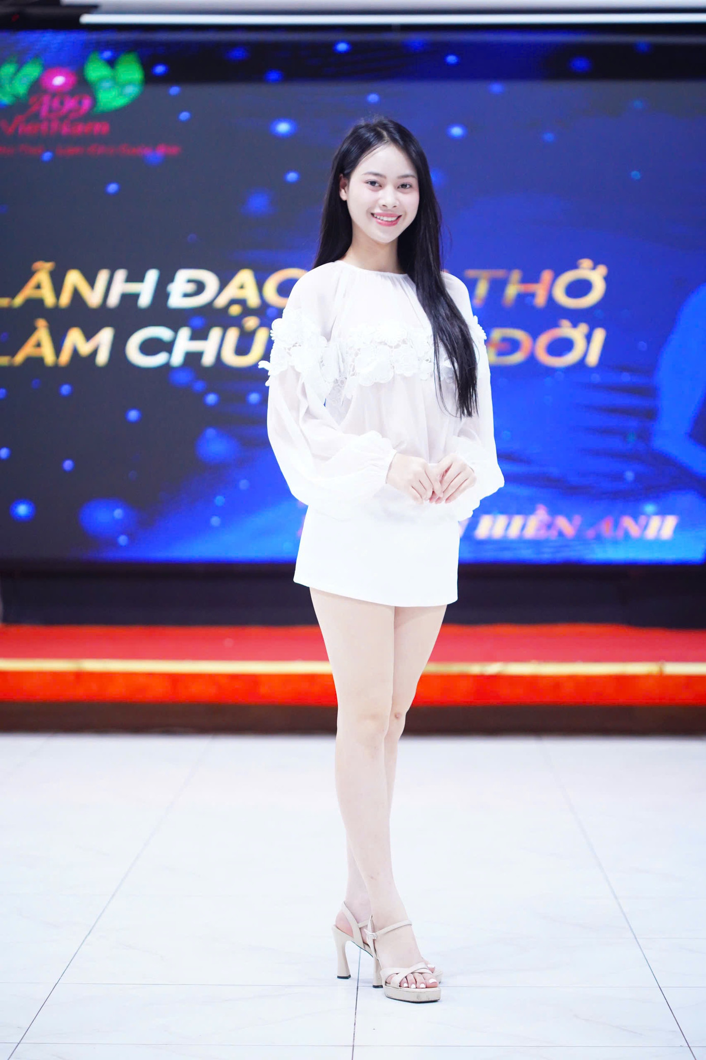 Theo Kiều Trinh, vào đêm chung khảo có bố mẹ và anh trai đi từ Ninh Bình ra cổ vũ cô vào chung kết. "Bố mẹ từng không ủng hộ tôi thi Hoa hậu Việt Nam vì chiều cao có phần hạn chế. Tuy nhiên, khi tôi bày tỏ quyết tâm tuổi trẻ không có lần thứ hai, gia đình lại hết mực động viên, nhắc tôi giữ gìn sức khỏe để tỏa sáng vào đêm chung khảo", Kiều Trinh cho hay.