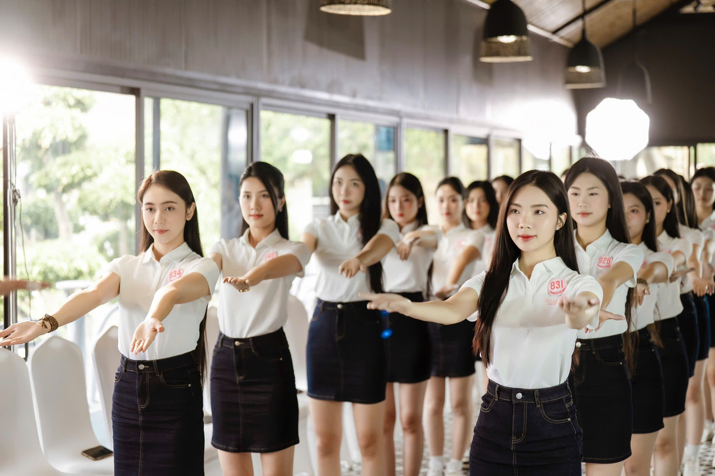 Theo nhiều thí sinh, việc học phong thái giúp họ tự tin hơn cho hành trình sắp tới, đặc biệt là đêm thi Chung khảo quyết định ai sẽ đi tiếp.