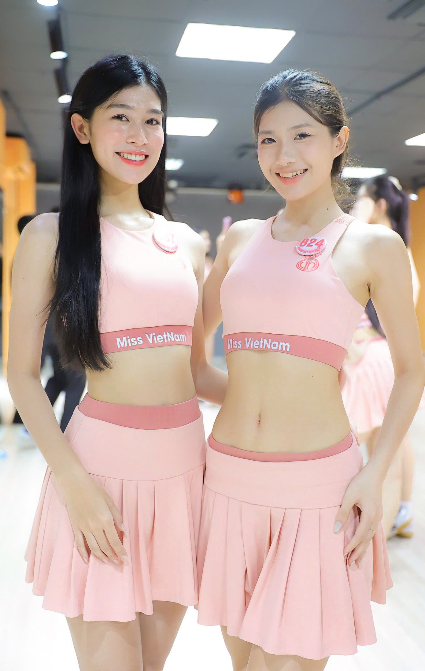 Ngọc Anh sở hữu giọng hát tốt và cũng là học trò của cố NSND Tường Vi. Cô từng tham gia lưu diễn với trung tâm nghệ thuật tình thương của NSND Tường Vi.