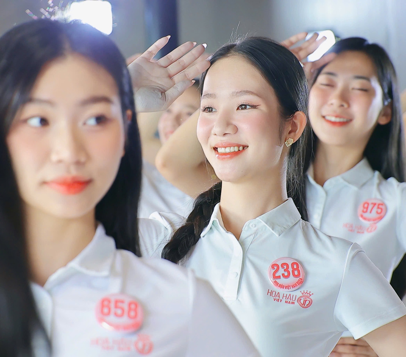 Theo nhận xét của các chuyên gia, thí sinh Hoa hậu Việt Nam 2024 luôn thể hiện sự tự tin, năng lượng. Các bạn ham học hỏi, tiếp thu nhanh và luôn hoàn thành thử thách đặt ra.