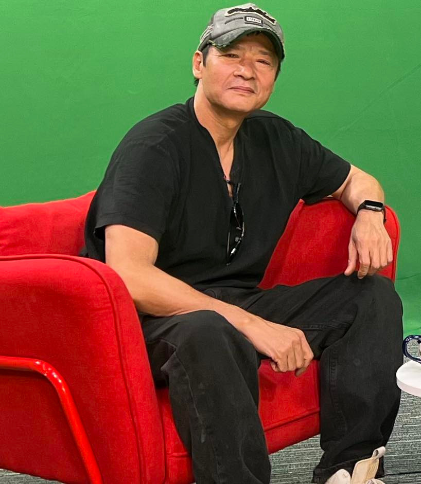 Nhân dịp Kỷ niệm 50 năm Ngày Giải phóng miền Nam, thống nhất đất nước, NSƯT Võ Hoài Nam làm thơ mừng ngày hội non sông. "Cứ nghẹn lòng, nghe trống tim... thổn thức/ Trăm triệu người, náo nức... đón ngày vui/ Rừng cờ hoa, xen lẫn... giọt ngậm ngùi/ Bao mất mát, để đẩy lùi... gian khó?".