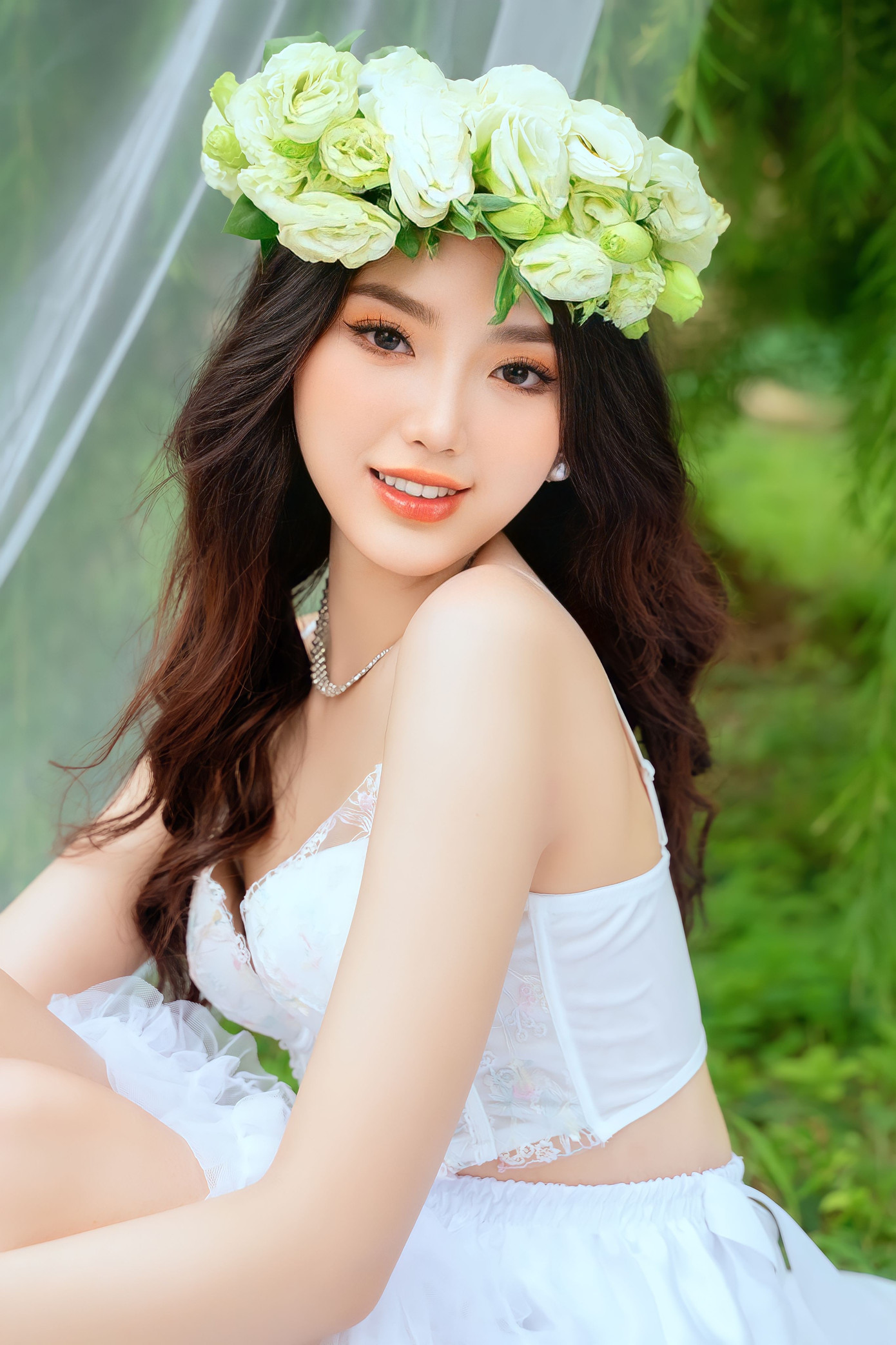 Quỳnh Trang tìm hiểu thêm về văn hóa, xã hội và các vấn đề cộng đồng. “Tôi tin rằng một cô gái bản lĩnh không chỉ tỏa sáng về ngoại hình, còn là trí tuệ và trái tim nhân ái. Quan trọng là tôi luôn giữ cho mình tinh thần lạc quan, biết ơn và sẵn sàng đón nhận mọi thử thách phía trước”, Quỳnh Trang chia sẻ.