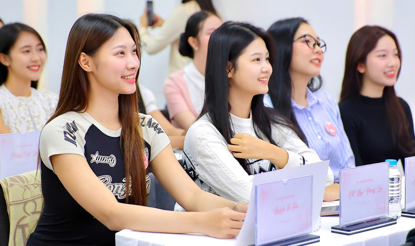 Chỉ trong khoảng 5 phút chuẩn bị và 45 giây thuyết trình, nhiều thí sinh bộc lộ năng khiếu ăn nói, sự linh hoạt trong ứng xử.