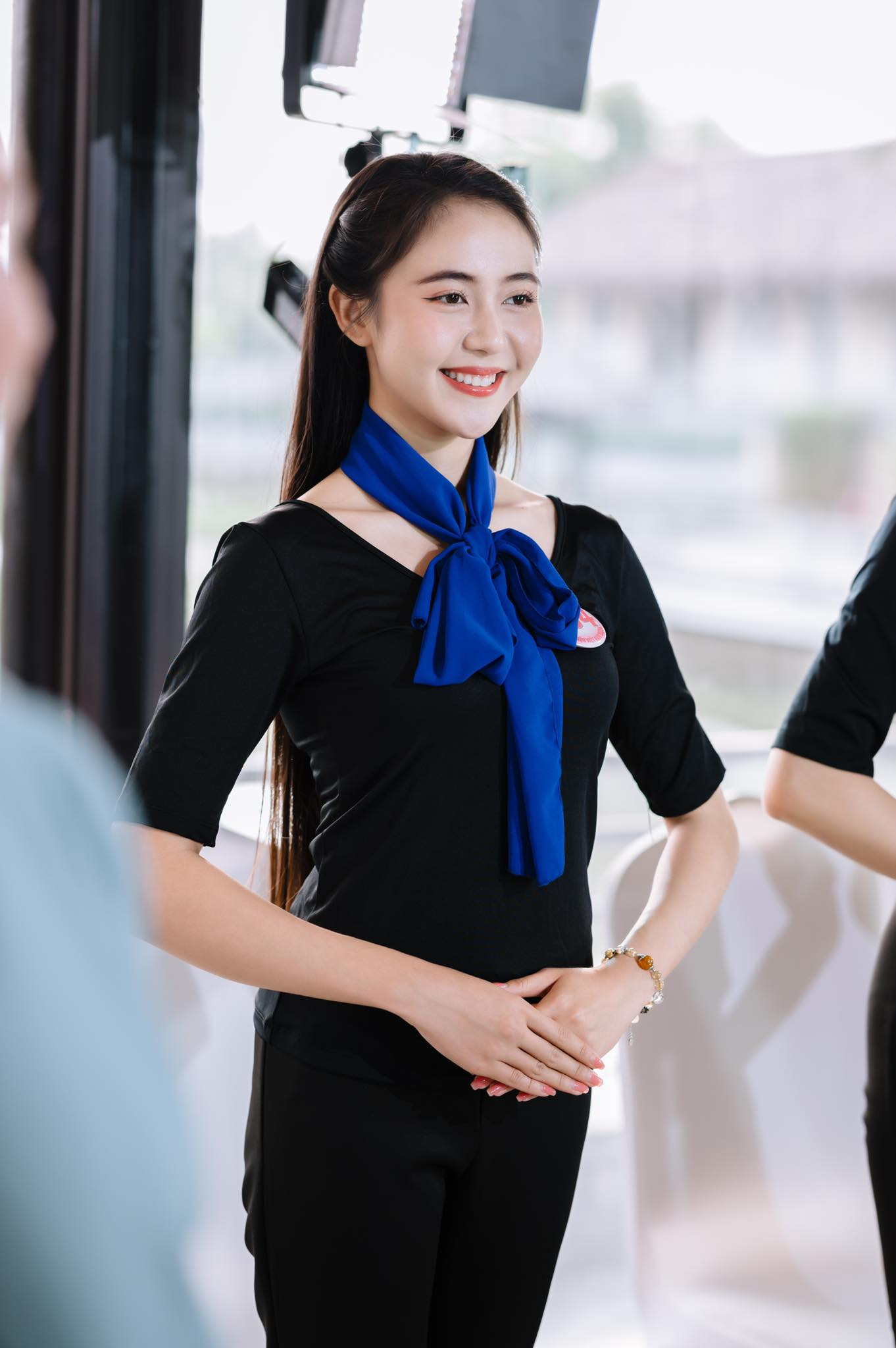 Thí sinh Lê Thị Mỹ Dung (SBD ) cho biết ở vòng nhân trắc học, cô có thay đổi về chiều cao, còn lại số đo ba vòng giống như khi tự đo ở nhà. &quot;Bác sĩ khen tôi có tỷ lệ gương mặt cân đối, răng đều, cơ thể săn chắc&quot;, Mỹ Dung nói.