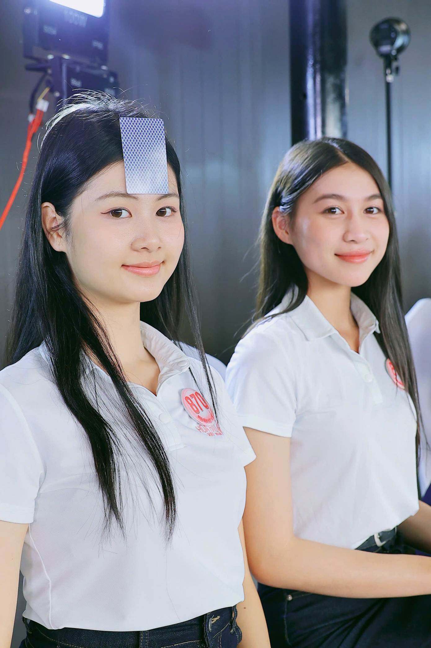 Một trong những bài tập phong thái của thí sinh Hoa hậu Việt Nam.