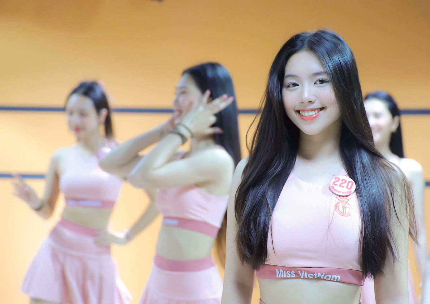 Theo thí sinh Trần Ngọc Châu Anh (SBD 220), mỗi hoạt động tại nhà chung Hoa hậu Việt Nam đều cho cô và các thí sinh những trải nghiệm quý giá. Theo thí sinh Trần Ngọc Châu Anh (SBD 220), mỗi hoạt động tại nhà chung Hoa hậu Việt Nam đều cho cô và các thí sinh những trải nghiệm quý giá.